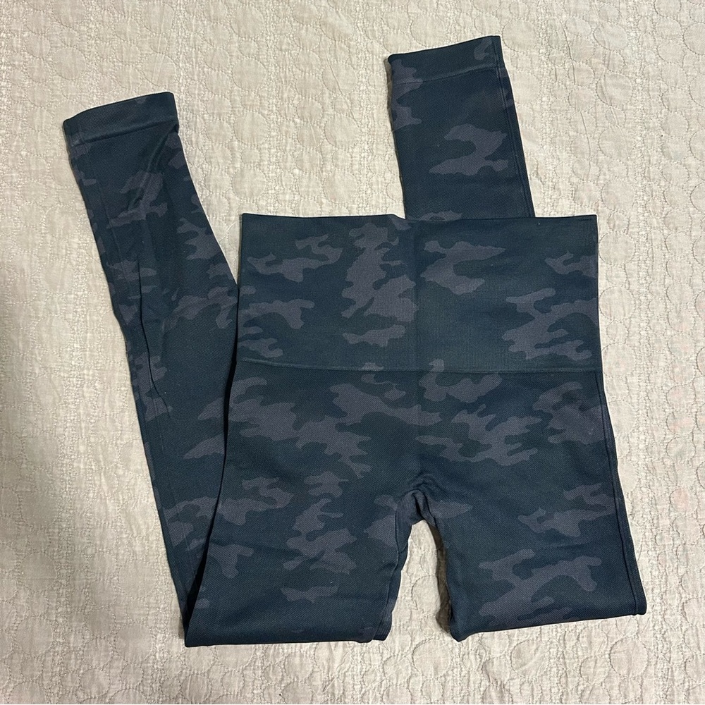 Spanx Camo Seamless Leggings - Medium